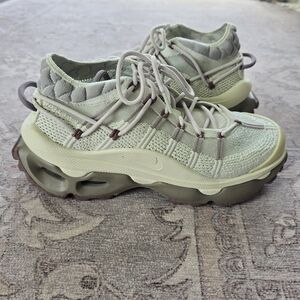 Nike Air Max Flyknit Venture Women's Shoes Size 8.5